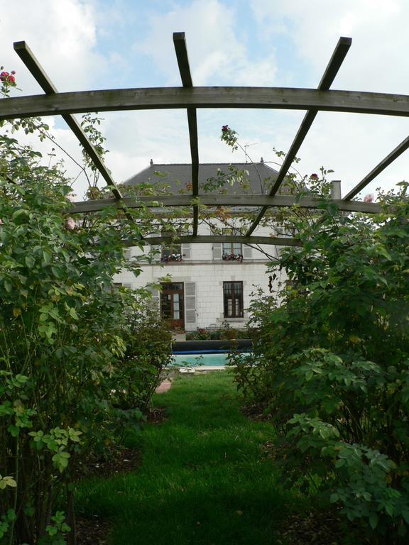 ホテルEntre Cour Et Jardin シャロン・アン・シャンパーニュ エクステリア 写真