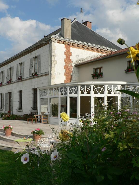 ホテルEntre Cour Et Jardin シャロン・アン・シャンパーニュ エクステリア 写真