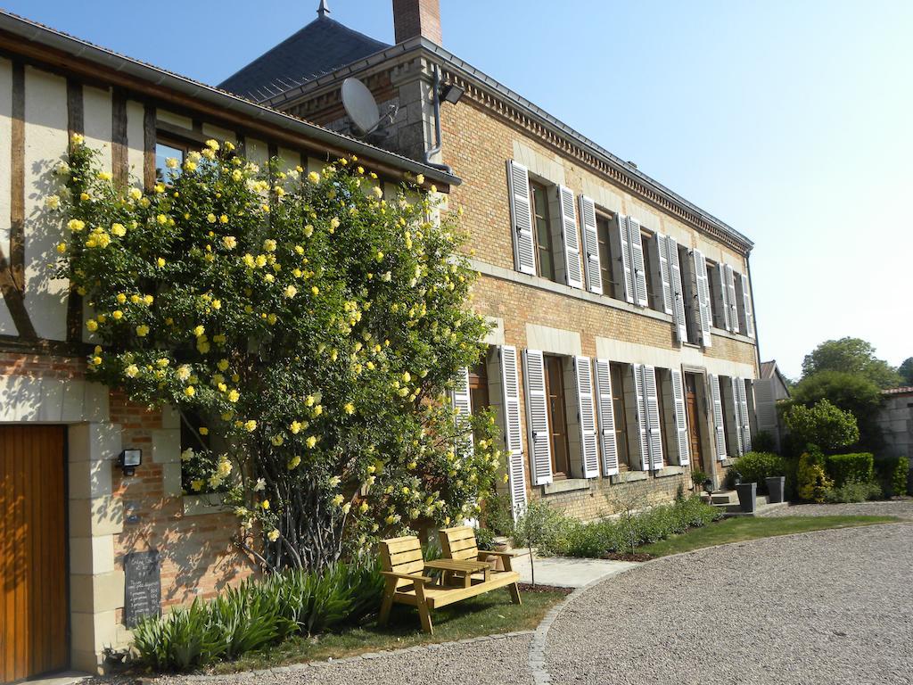 ホテルEntre Cour Et Jardin シャロン・アン・シャンパーニュ エクステリア 写真
